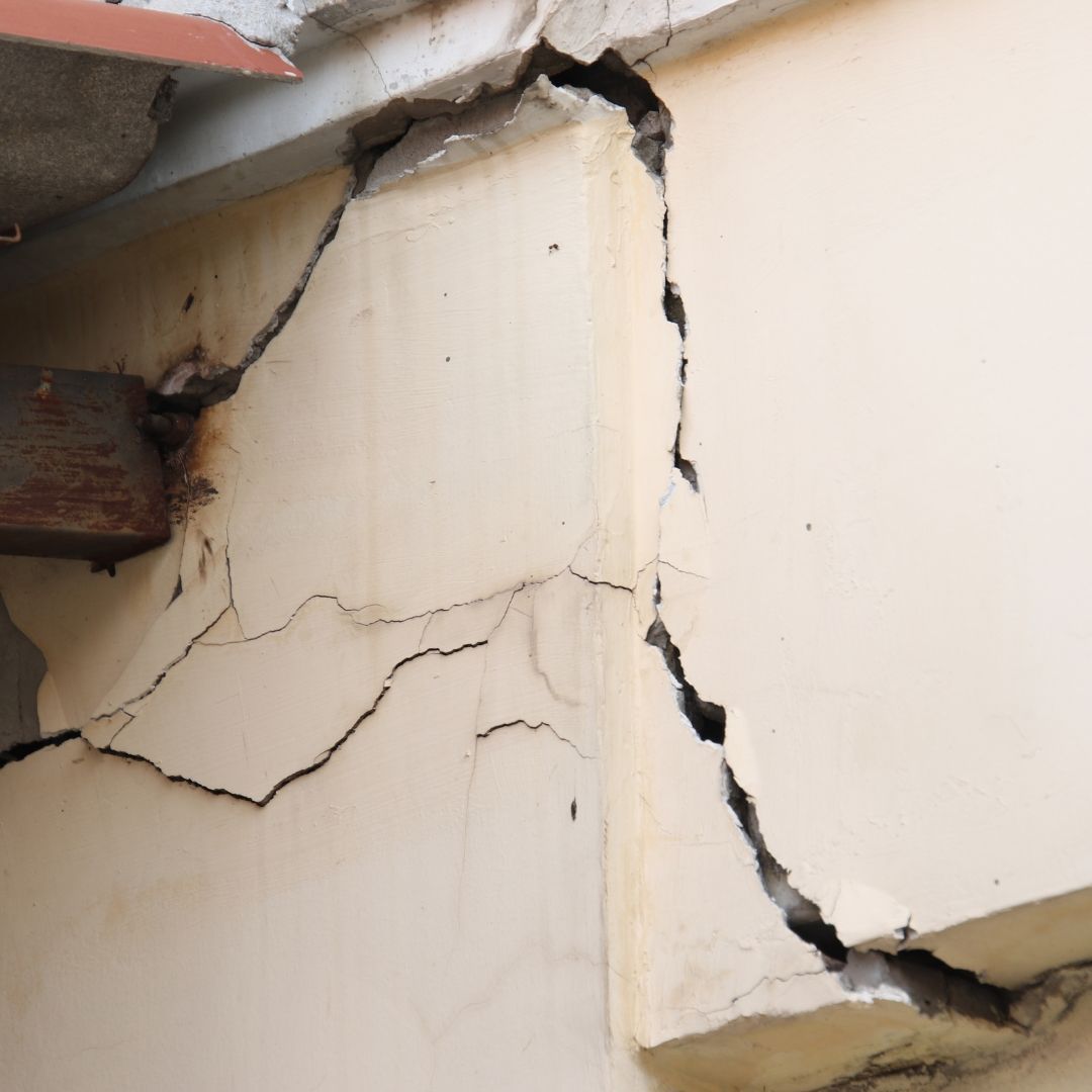 How Basement Wall Crack Repair Can Save Your Home Basement and